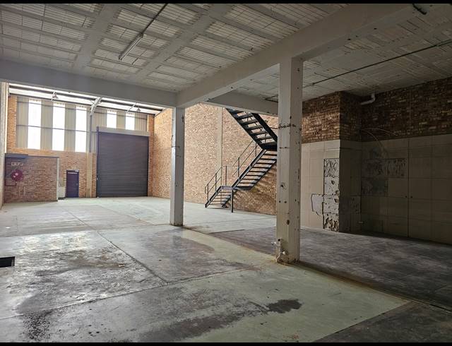 517M² WAREHOUSE TO LET IN NORTH RIDING